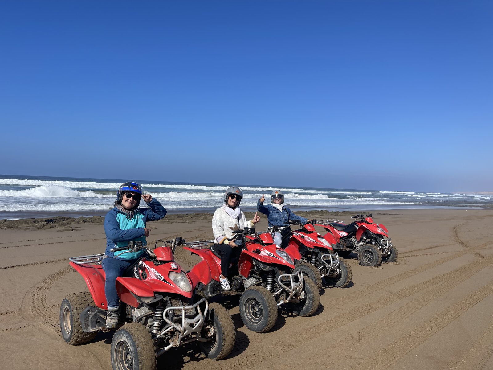 Quads sur la plage de Rwaiss